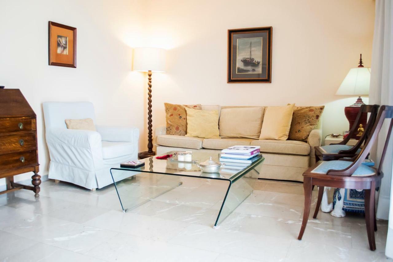 Flisvos Seafront-Marina Apartment Athena Bagian luar foto
