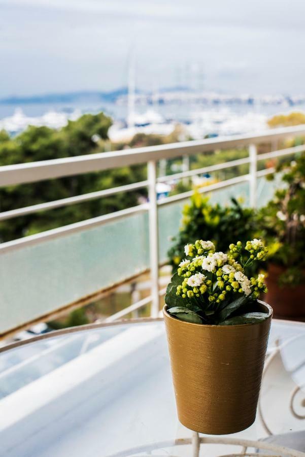 Flisvos Seafront-Marina Apartment Athena Bagian luar foto