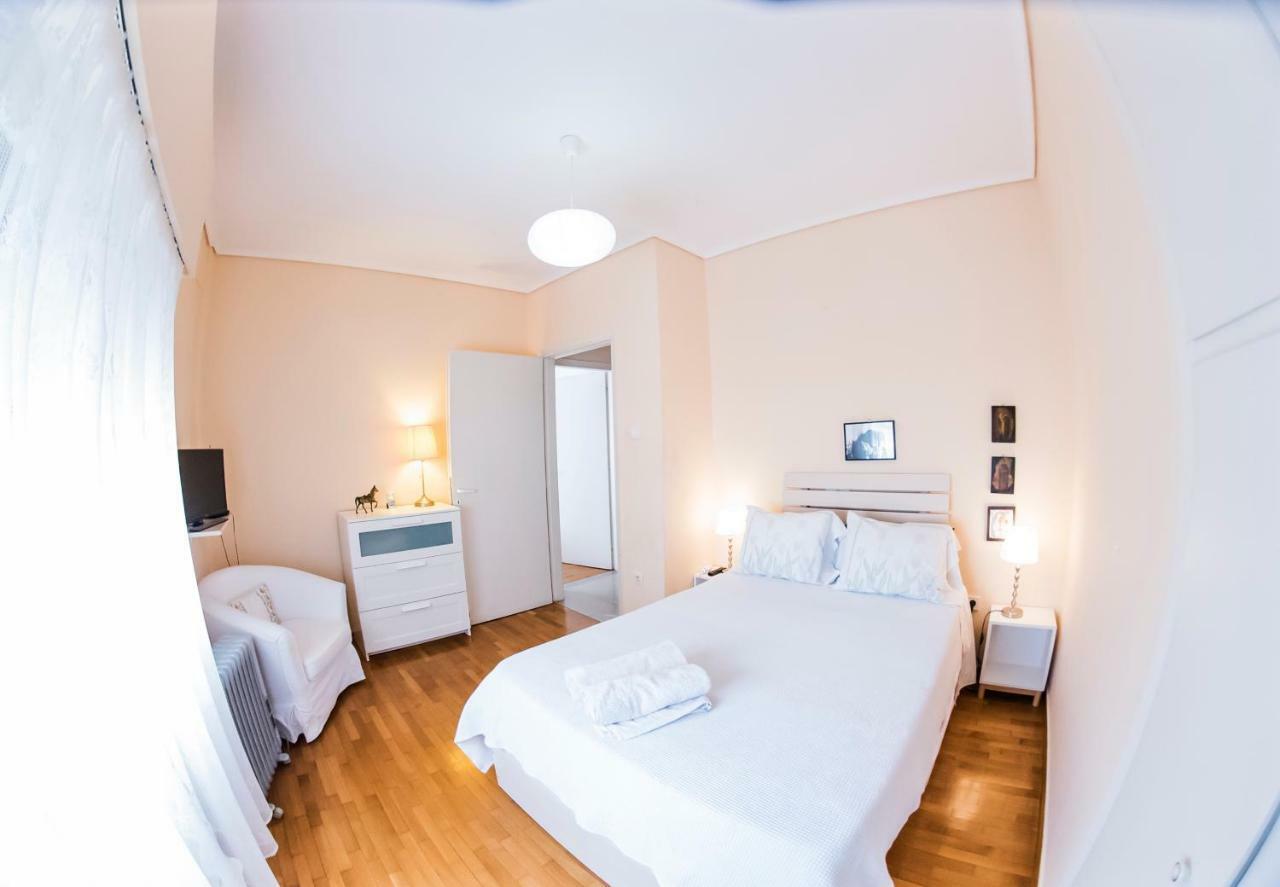 Flisvos Seafront-Marina Apartment Athena Bagian luar foto